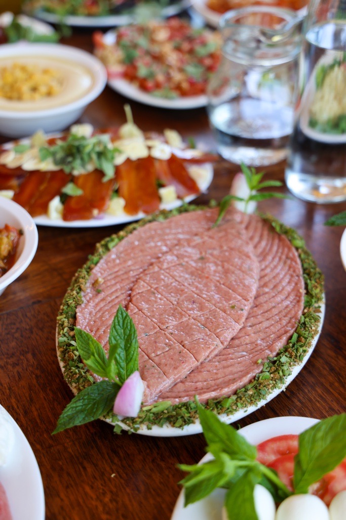 Viande de Mouton Crue et de Blé Broyé